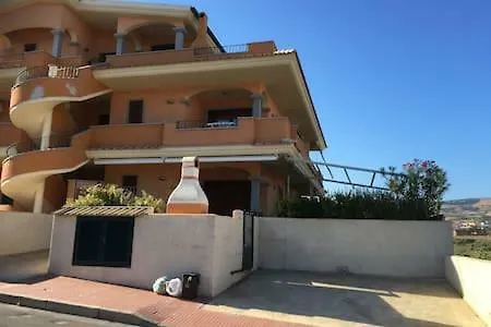 Castelsardo,lu Bagnu * קאסטלסארדו